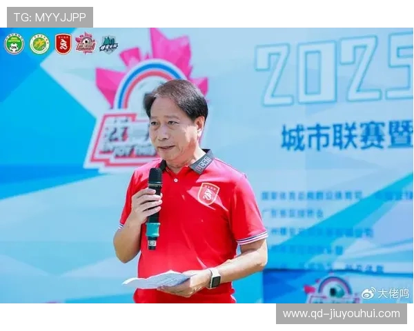 从解说员到励志榜样 足球名嘴如何用声音传递梦想与奋斗精神 从解说员到励志榜样 足球名嘴如何用声音传递梦想与奋斗精神